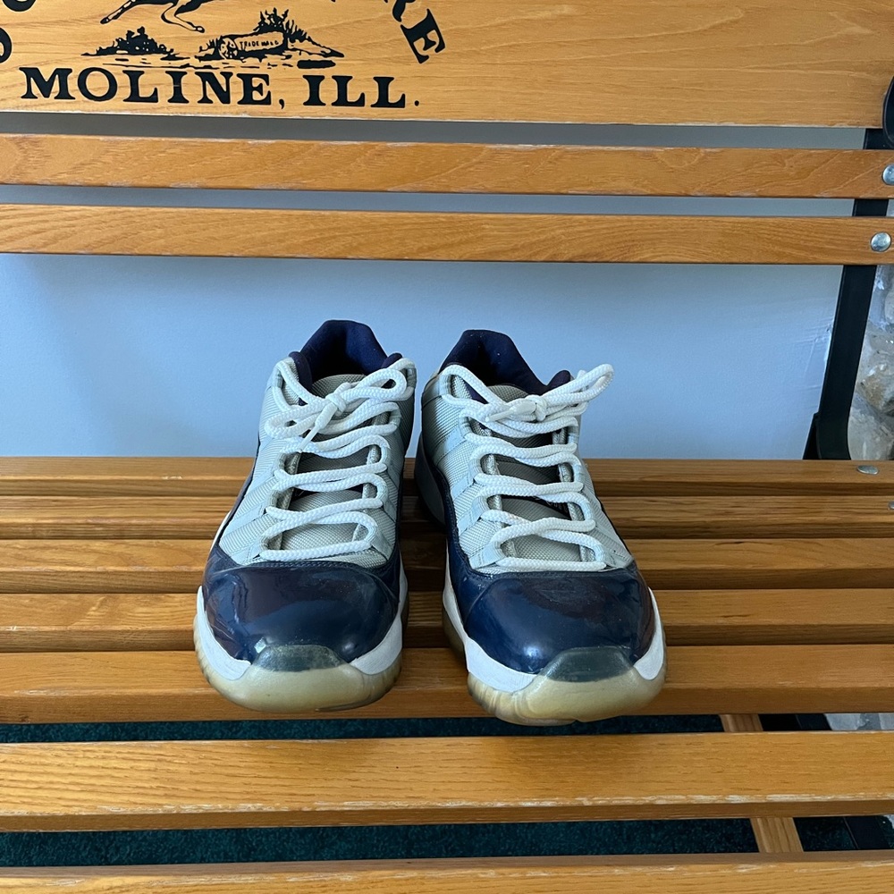 Jordan 11’s | Size 12 | Georgetown
